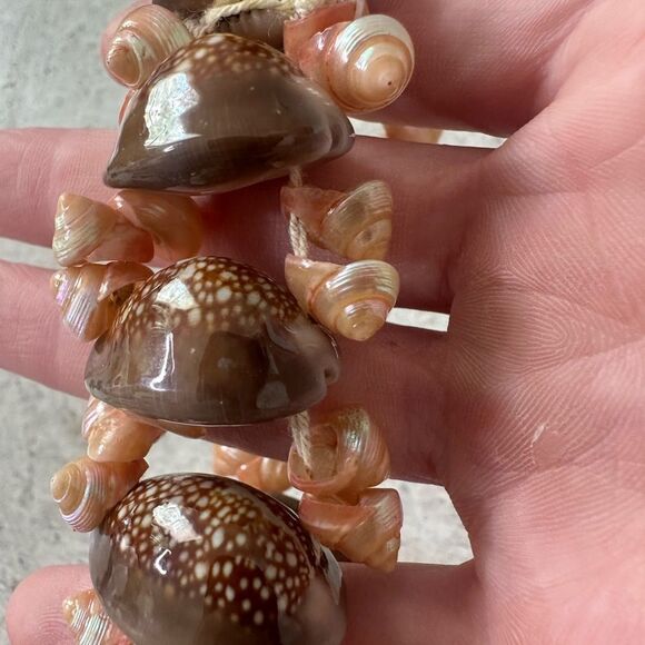 Vintage 50s/60s Seashell Clip On Earrings And Bracelet Set READ - Picture 7 of 7